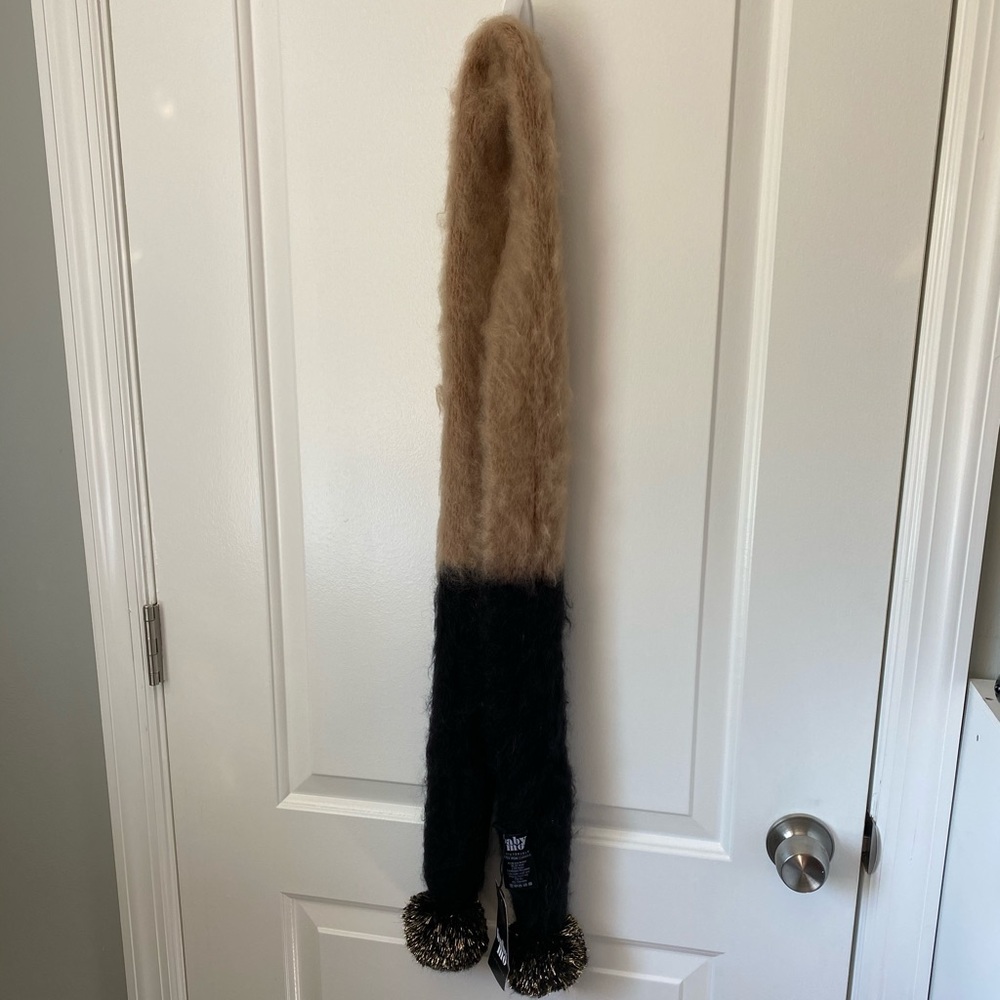 BabyMo Mohair Dipsy Pom Cuddle Scarf NWT